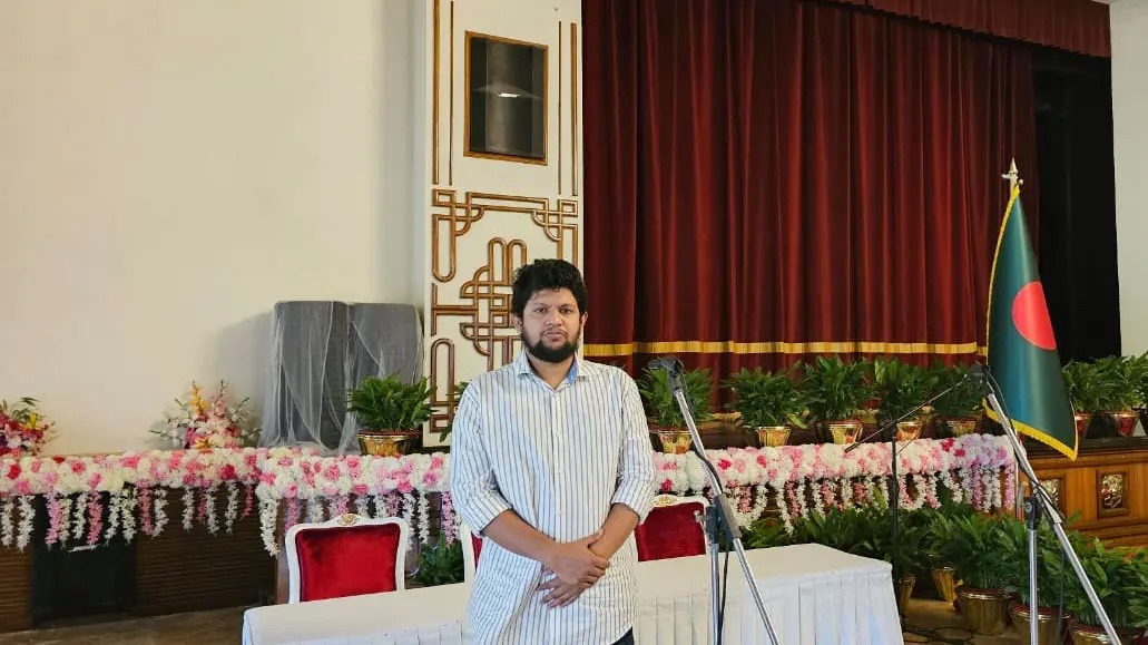 উপদেষ্টা মাহফুজ আলমের ফেসবুক থেকে নেয়া ছবি