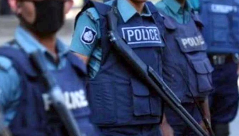 চাঁদাবাজির অভিযোগে সিলেটের কোম্পানীগঞ্জ থানার ১৩ পুলিশ সদস্যকে ক্লোজড করা হয়েছে। ফাইল ছবি