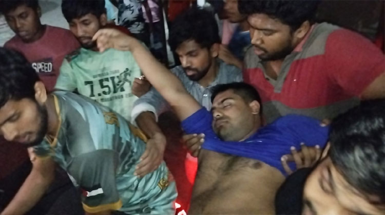 জুলাই আন্দোলনকারীদের ‘দুর্বৃত্ত’ আখ্যা, ইবিতে সাংবাদিককে মারধর