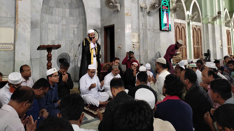 কুষ্টিয়ায় ইবি' প্রতিষ্ঠাতা জিয়াউর রহমানের শাহাদাৎ বার্ষিকীতে দোয়া ও মোনাজাত অনুষ্ঠিত 