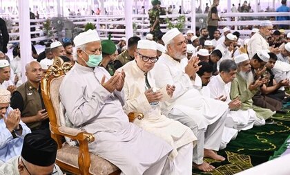 প্রধান উপদেষ্টা জাতীয় ঈদগাহে দেশের মঙ্গলে দোয়া চাইলেন 