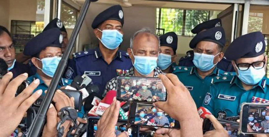 তারেক রহমানের দেশে ফিরতে কোনো বাধা নেই: স্বরাষ্ট্র উপদেষ্টা