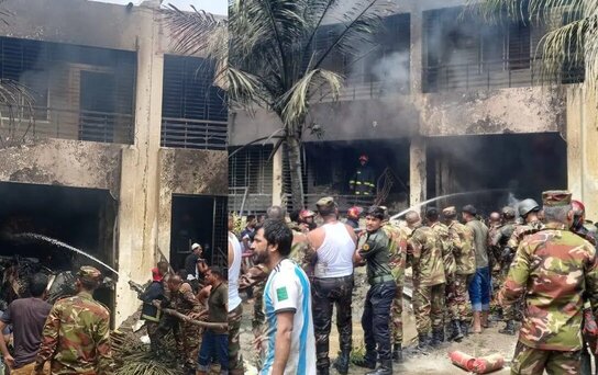 প্রশিক্ষণ বিমান বিধ্বস্ত ,উদ্ধারে রায়েছেন সেনাবাহিনী-বিজিবি  