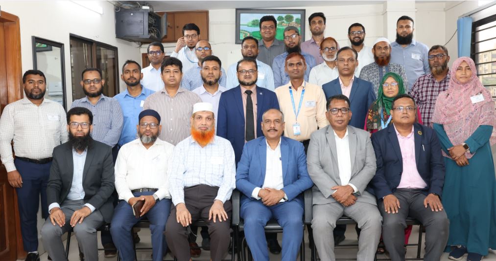 জনতা ব্যাংকের ইসলামী ব্যাংকিং অপারেশন শীর্ষক প্রশিক্ষণ কোর্স উদ্বোধন করেন