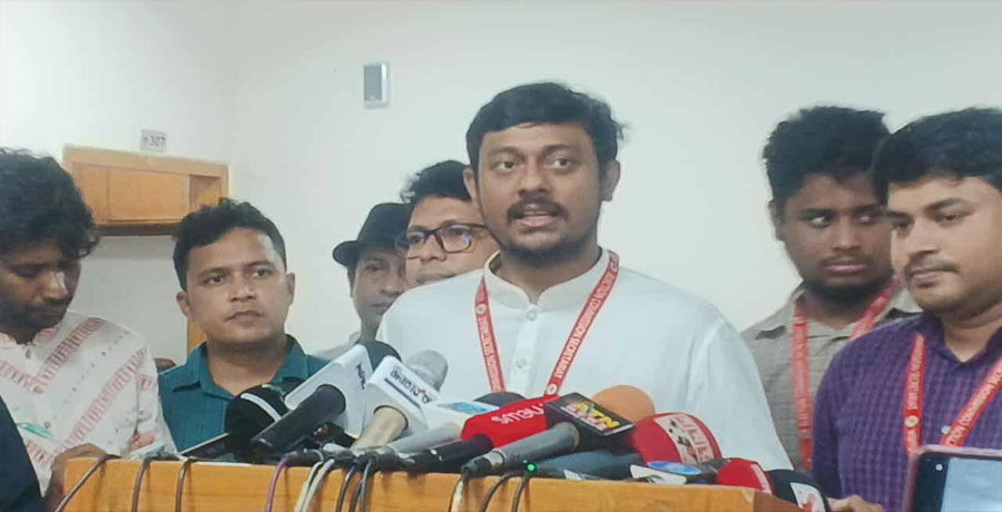 ‘মেরুদণ্ডহীন ইসি সামরিক উর্দি ও দলীয় পোশাকে আবৃত’