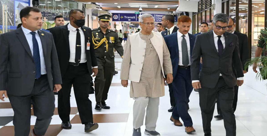 ৩ দিনের সফরে মালয়েশিয়ার উদ্দেশে ঢাকা ছাড়লেন প্রধান উপদেষ্টা