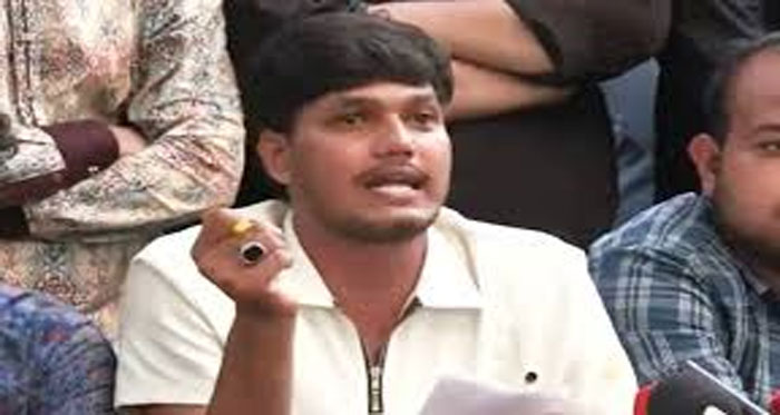 ছাত্রলীগকে রাজনৈতিক অধিকার দিতে পারেন না, ঢাবি প্রশাসনকে আবিদুল