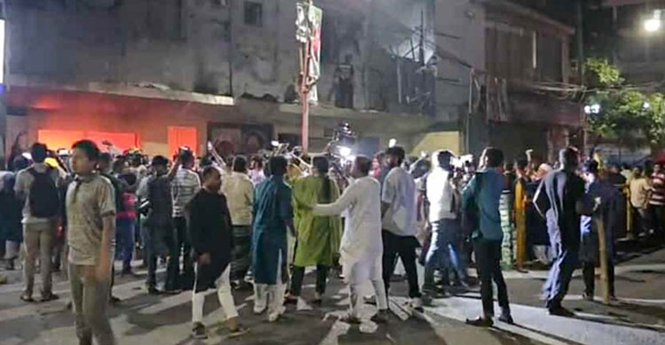  কাকরাইলে জাতীয় পার্টির কার্যালয়ে আবার অগ্নিসংযোগ