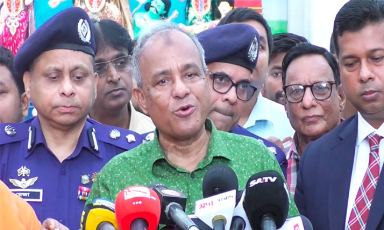 এবারের দুর্গাপূজায় নিরাপত্তার কোনো ঝুঁকি নেই: স্বরাষ্ট্র উপদেষ্টা