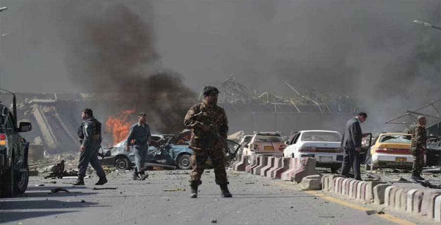 বোমা হামলায় পাকিস্তানে নিহত ১০ জন, দায় ভারতের ওপর চাপাচ্ছে ইসলামাবাদ