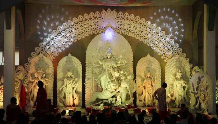 বিজয়া দশমীতে আজ শেষ হচ্ছে শারদীয় দুর্গোৎসব