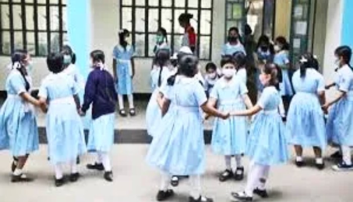 দীর্ঘ ছুটি শেষে খুলেছে মাধ্যমিক ও নিম্নমাধ্যমিক শিক্ষাপ্রতিষ্ঠান