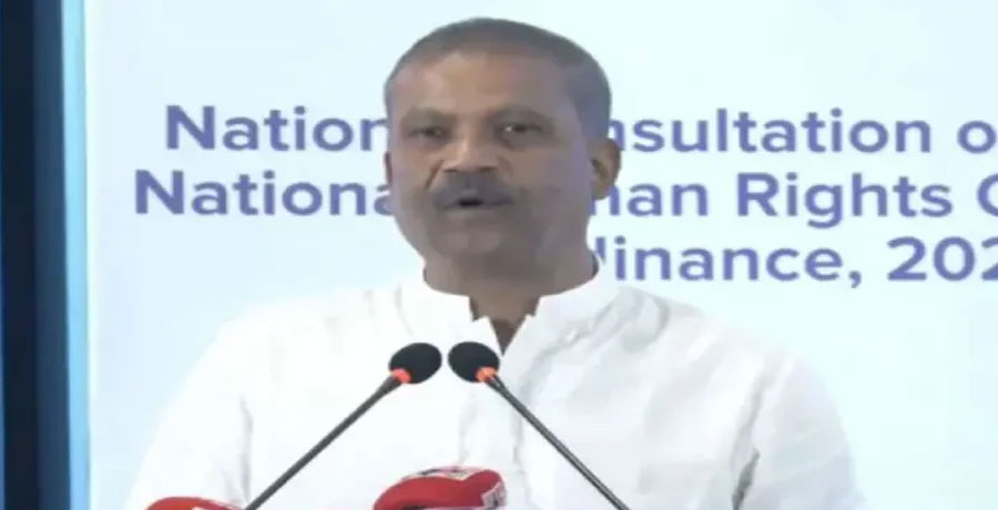 সেফ এক্সিট নয়, দায়িত্ব পালনে প্রতিশ্রুতিবদ্ধ আমরা: আসিফ নজরুল