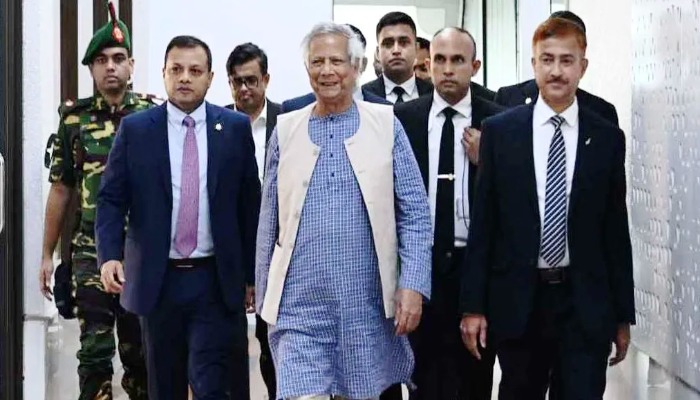 দেশে ফিরেছেন প্রধান উপদেষ্টা