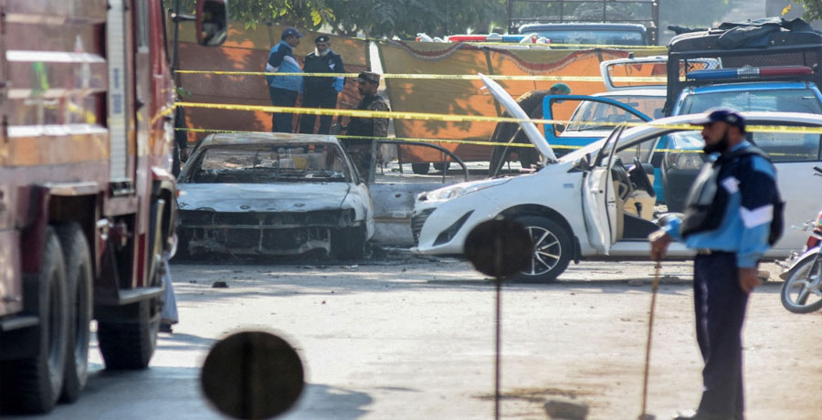 ইসলামাবাদে হাইকোর্ট পার্কিংয়ে বিস্ফোরণ, প্রাণ হারালেন ১২ জন