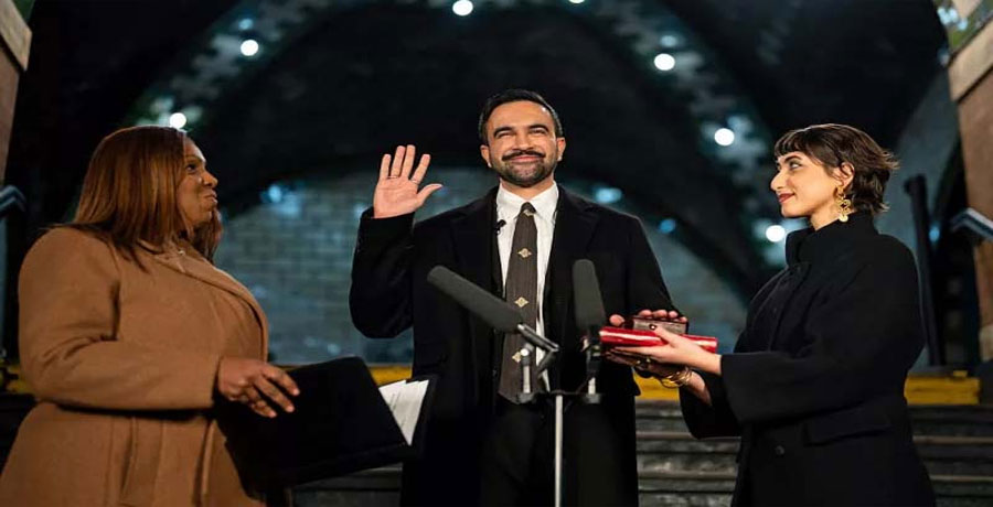 প্রথমবারের মতো কোরআন হাতে নিউইয়র্কের মেয়র হিসেবে শপথ নিলেন জোহরান মামদানি