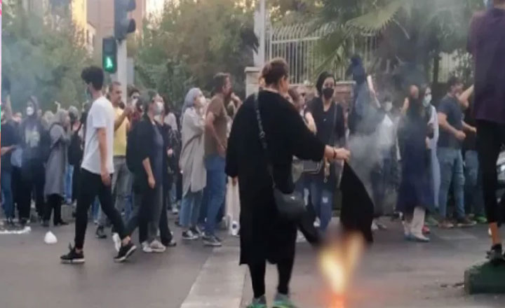   বিক্ষোভকারীদের ‘মৃত্যুদণ্ড’ দেওয়ার হুঁশিয়ারি ইরানের অ্যাটর্নি জেনারেলের